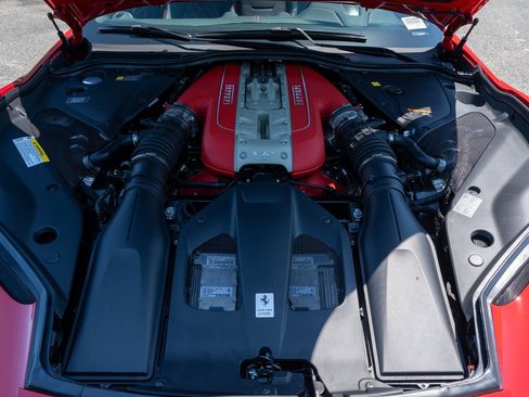 Used 2022 Ferrari 812 GTS RWD image 22