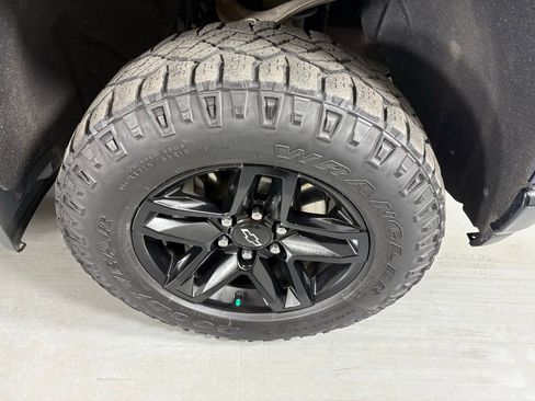 Used 2019 Chevrolet Silverado 1500 Custom Trail Boss w/ Custom Convenience Package image 12