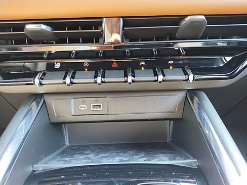 Used 2025 GMC Canyon AT4 w/ Nightfall Edition image 36