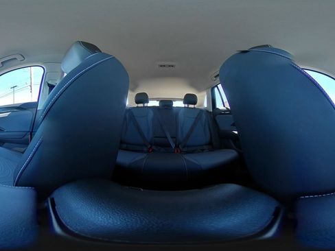 Used 2026 Volkswagen Tiguan SE FWD image 43
