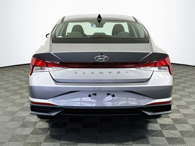 Used 2023 Hyundai Elantra SEL FWD image 7
