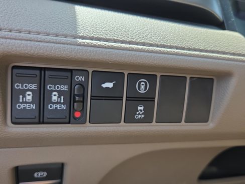 Used 2023 Honda Odyssey EX-L image 21