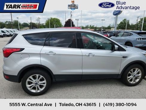 Used 2019 Ford Escape SE FWD image 1