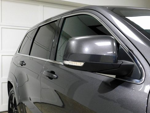 Used 2016 Jeep Grand Cherokee Overland w/ Advanced Technology Group image 12