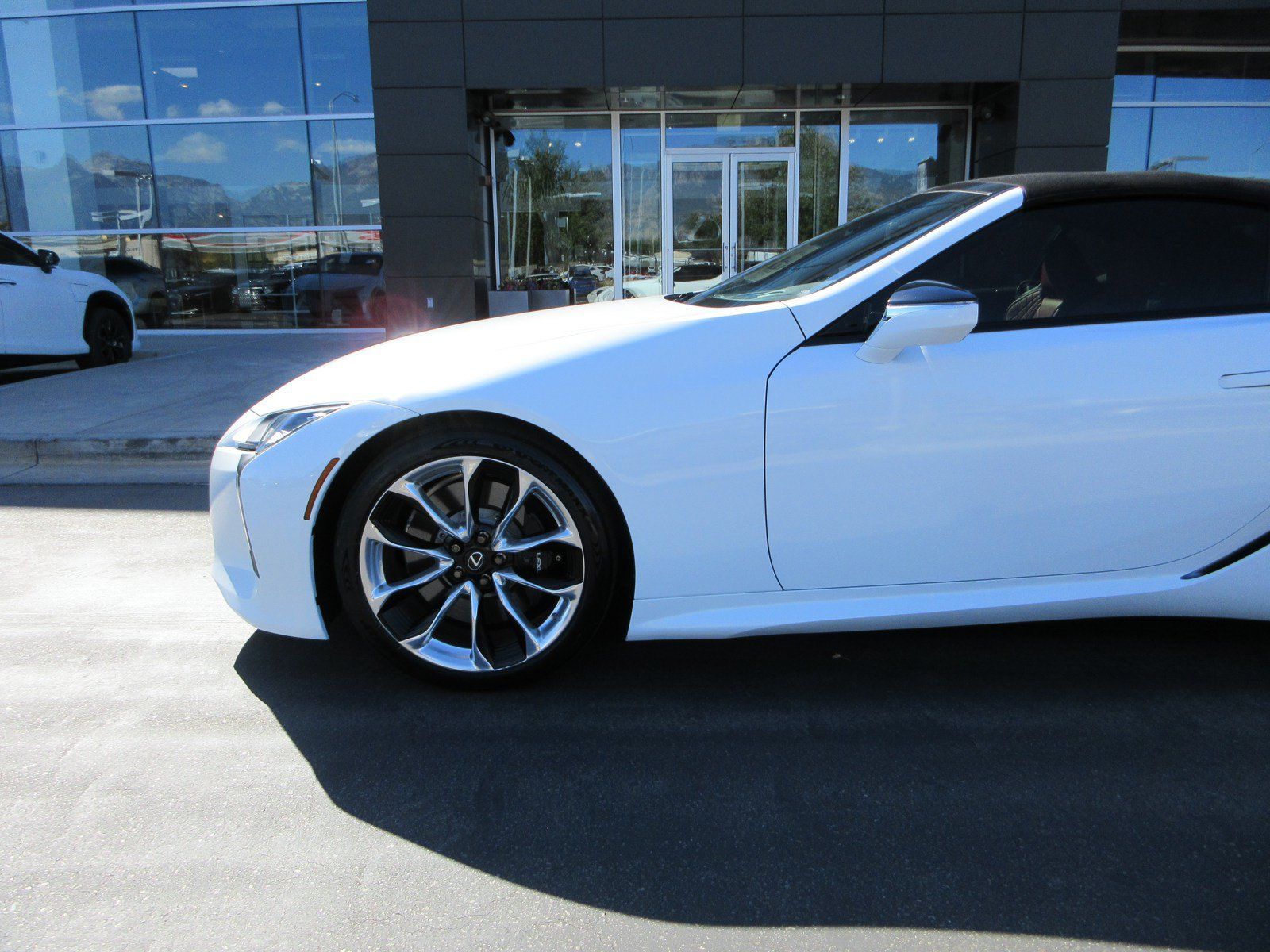 Used 2021 Lexus LC 500 Convertible w/ Touring Package RWD image 2
