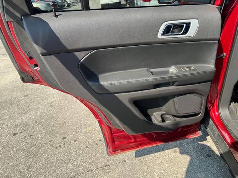 Used 2013 Ford Explorer XLT AWD/4WD image 12
