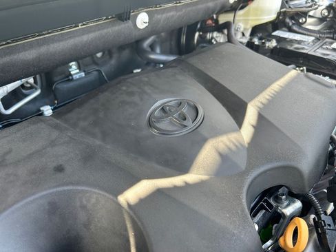 Used 2024 Toyota RAV4 XLE AWD/4WD image 30