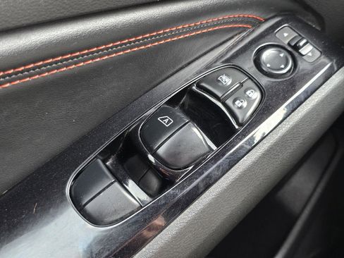 Used 2023 Nissan Altima 2.5 SR FWD image 9