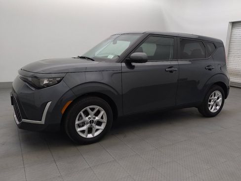 Used 2025 Kia Soul LX w/ LX Technology Package image 2