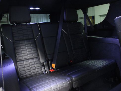 Used 2023 Cadillac Escalade ESV V w/ Heavy-Duty Trailer Package image 18