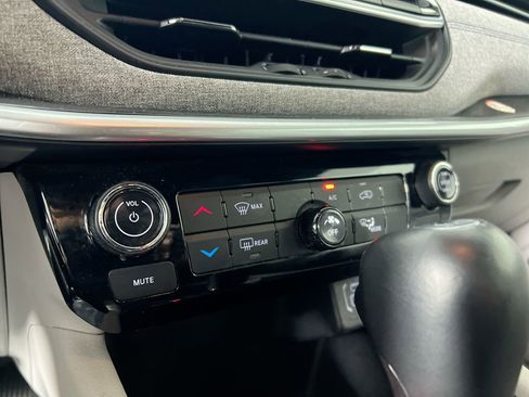 Used 2024 Jeep Compass Latitude image 24