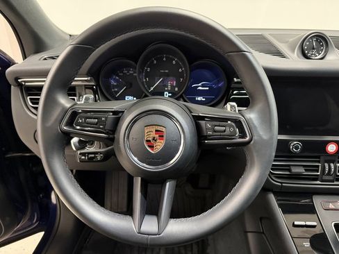 Certified 2026 Porsche Macan image 16
