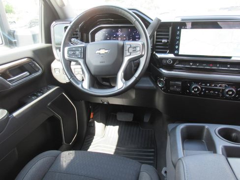 Used 2025 Chevrolet Silverado 2500 LT w/ Convenience Package AWD/4WD image 15