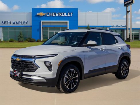 New 2025 Chevrolet TrailBlazer LT w/ Convenience Package image 2