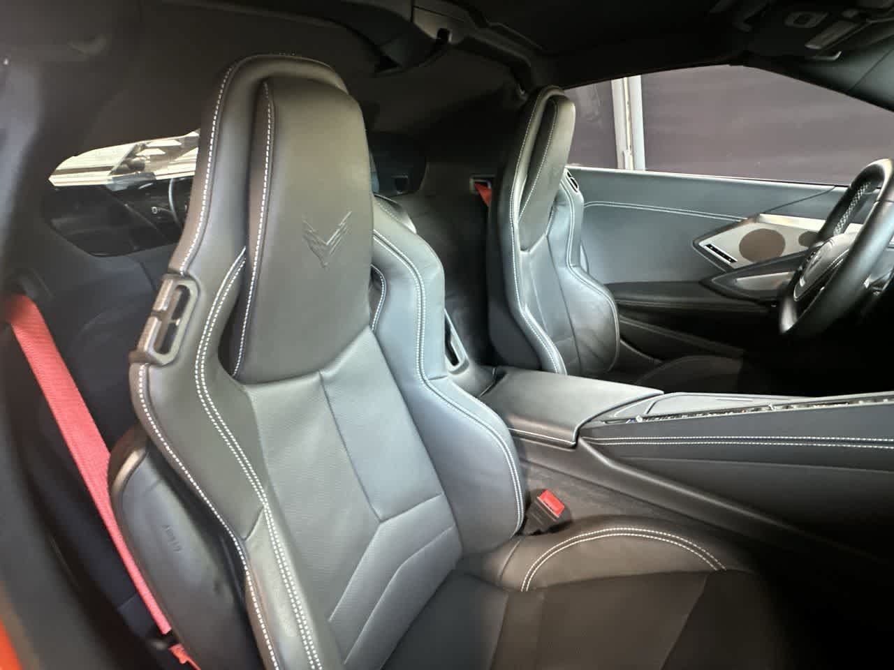Used 2025 Chevrolet Corvette Stingray Preferred Cpe w/ Z51 Performance Package RWD image 27
