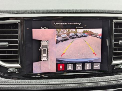 Used 2025 Chrysler Pacifica Select image 23