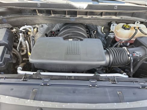 Used 2022 Chevrolet Suburban Z71 w/ Luxury Package AWD/4WD image 22