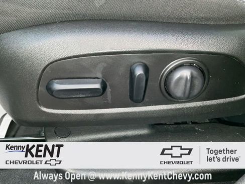 Used 2021 Chevrolet Equinox LS w/ LS Convenience Package image 21