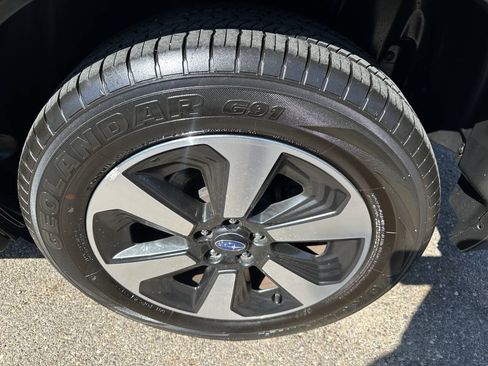Used 2017 Subaru Forester 2.5i Premium w/ All-Weather Package AWD/4WD image 30
