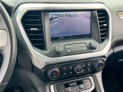 Used 2023 GMC Acadia SLE FWD image 13