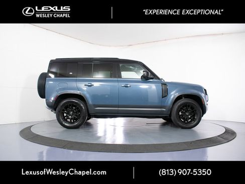 Used 2023 Land Rover Defender 110 S AWD/4WD image 4