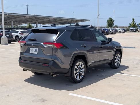 Used 2023 Toyota RAV4 XLE Premium FWD image 5