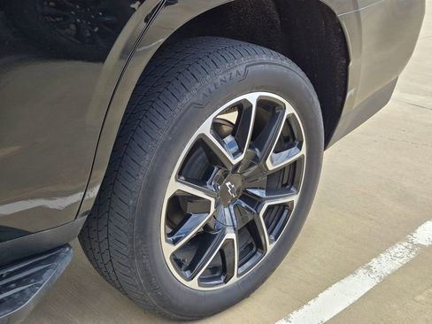 Used 2022 Chevrolet Tahoe RST w/ Luxury Package AWD/4WD image 16
