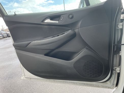 Used 2017 Chevrolet Cruze LT w/ Convenience Package image 17