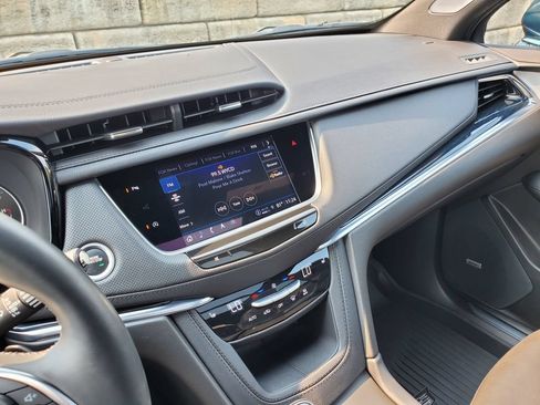 Used 2025 Cadillac XT5 Premium Luxury w/ LPO, Floor Liner Package AWD/4WD image 24