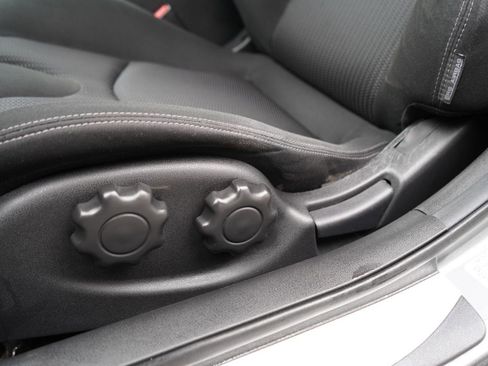 Used 2016 Nissan 370Z Coupe image 22