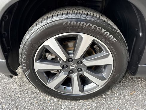 Used 2023 Honda Pilot Touring image 10