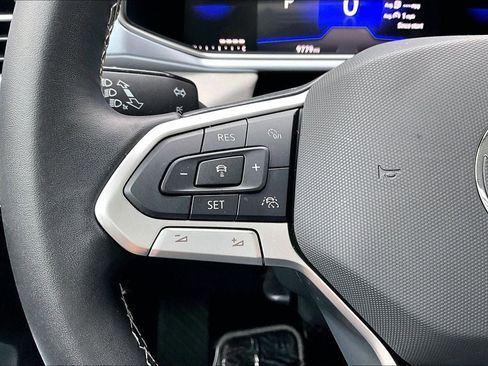 Certified 2025 Volkswagen Taos SE w/ Panoramic Sunroof Package image 21