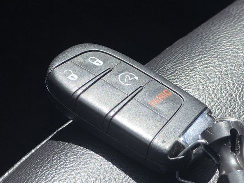 Used 2018 Jeep Compass Latitude w/ Popular Equipment Group image 36