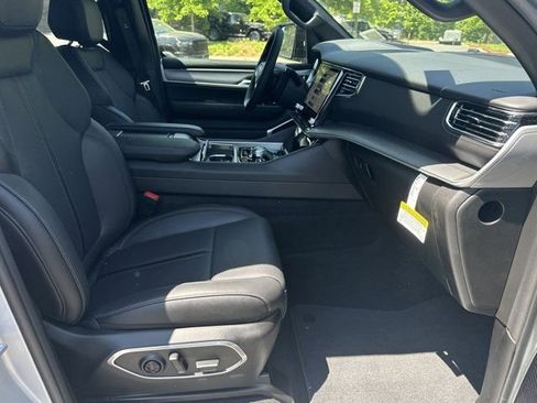 New 2026 Jeep Grand Wagoneer Limited image 14