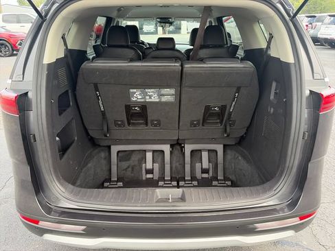 Used 2024 Kia Carnival LX FWD image 21