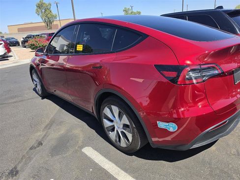Used 2024 Tesla Model Y Long Range AWD/4WD image 10