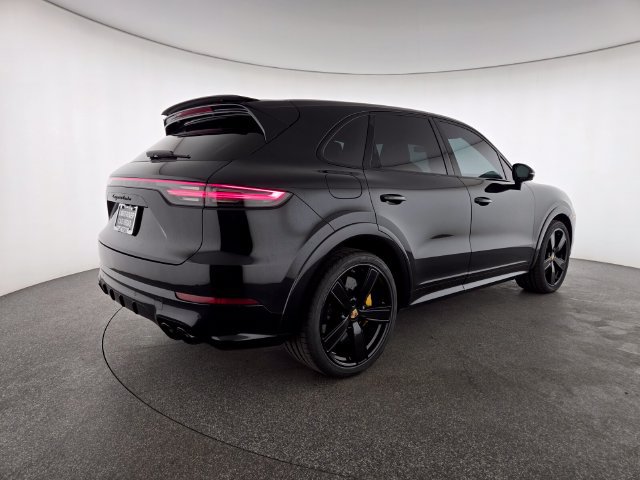 Used 2020 Porsche Cayenne Turbo AWD/4WD image 2