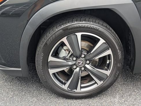 Certified 2024 Lexus UX 250h FWD image 12