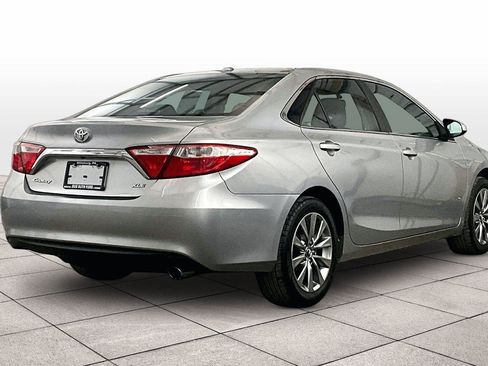 Used 2017 Toyota Camry XLE w/ Moonroof Package image 11