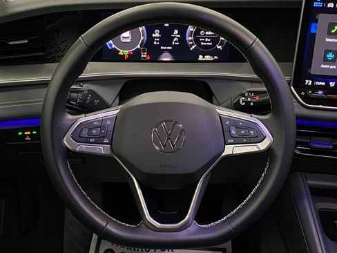 Certified 2026 Volkswagen Tiguan SE AWD/4WD image 14