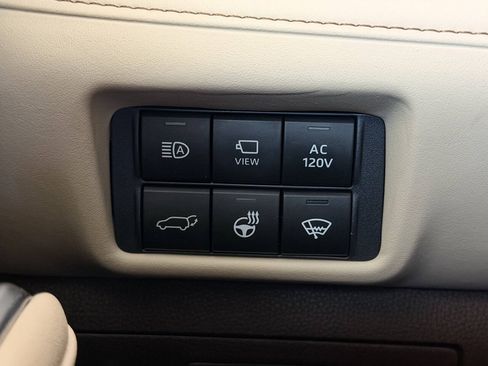Used 2021 Toyota Highlander Platinum FWD image 35