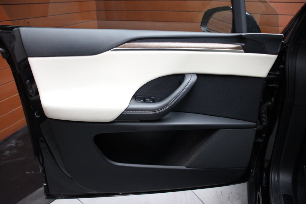 Used 2023 Tesla Model X AWD/4WD image 23