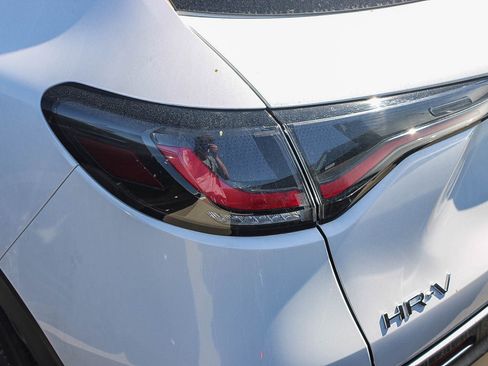 Used 2025 Honda HR-V Sport image 11