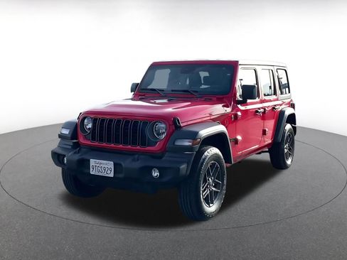 Used 2025 Jeep Wrangler Sport S image 4