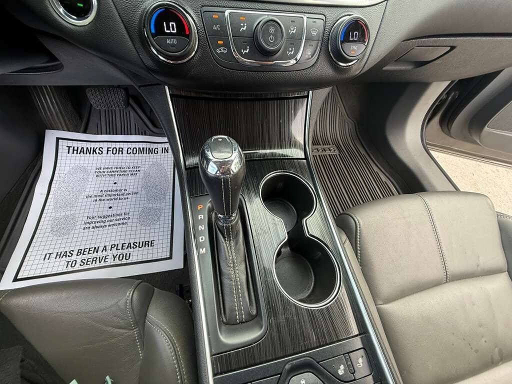Used 2019 Chevrolet Impala LT w/ Sunroof and Spoiler Package FWD image 17