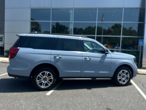 New 2026 Ford Expedition Active AWD/4WD image 4