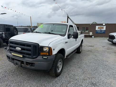 Used 2006 Ford F350 XL AWD/4WD image 2