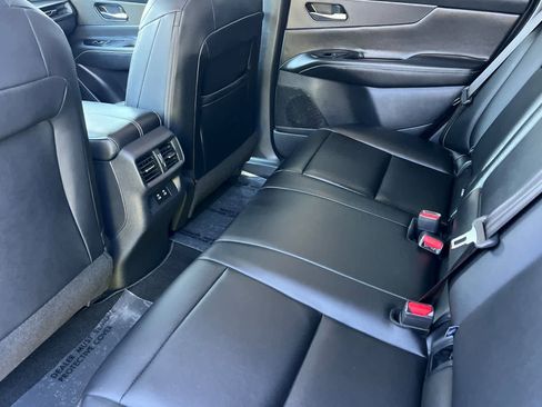 Certified 2025 Nissan Murano SV image 5