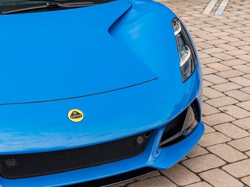 Used 2025 Lotus Emira RWD image 19