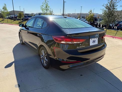 Used 2017 Hyundai Elantra SE image 7